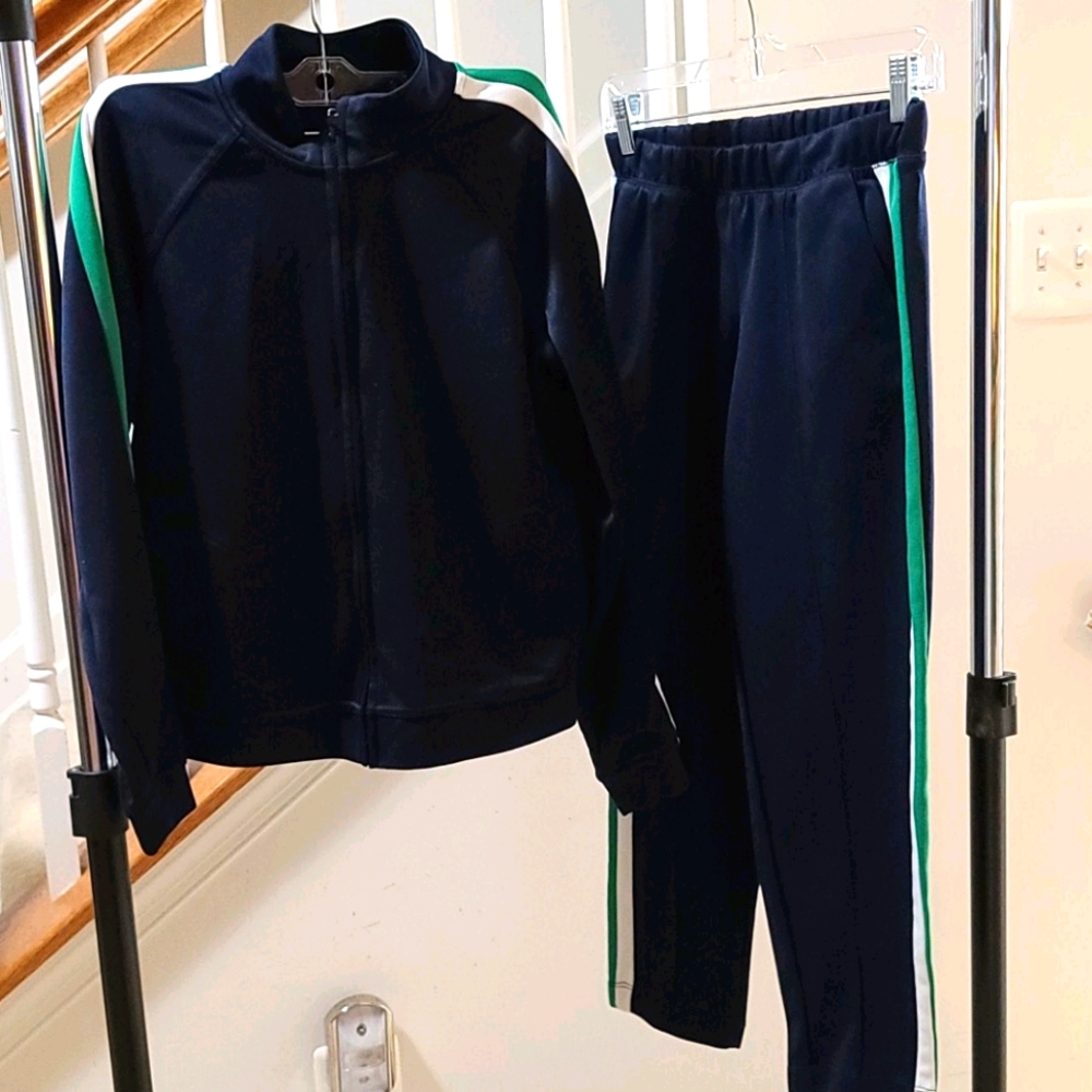 ACTIVE WEAR